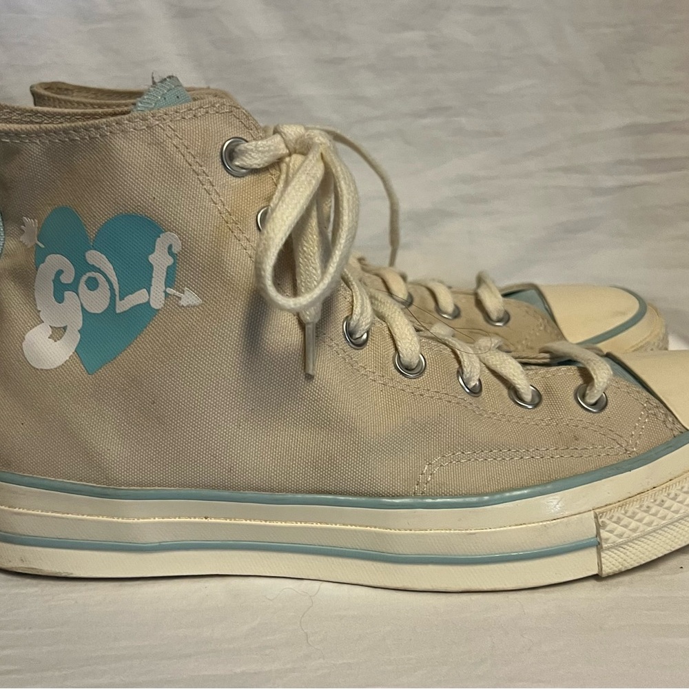 Converse men’s size 9 Beige High-Top Sneakers with Blue Accents